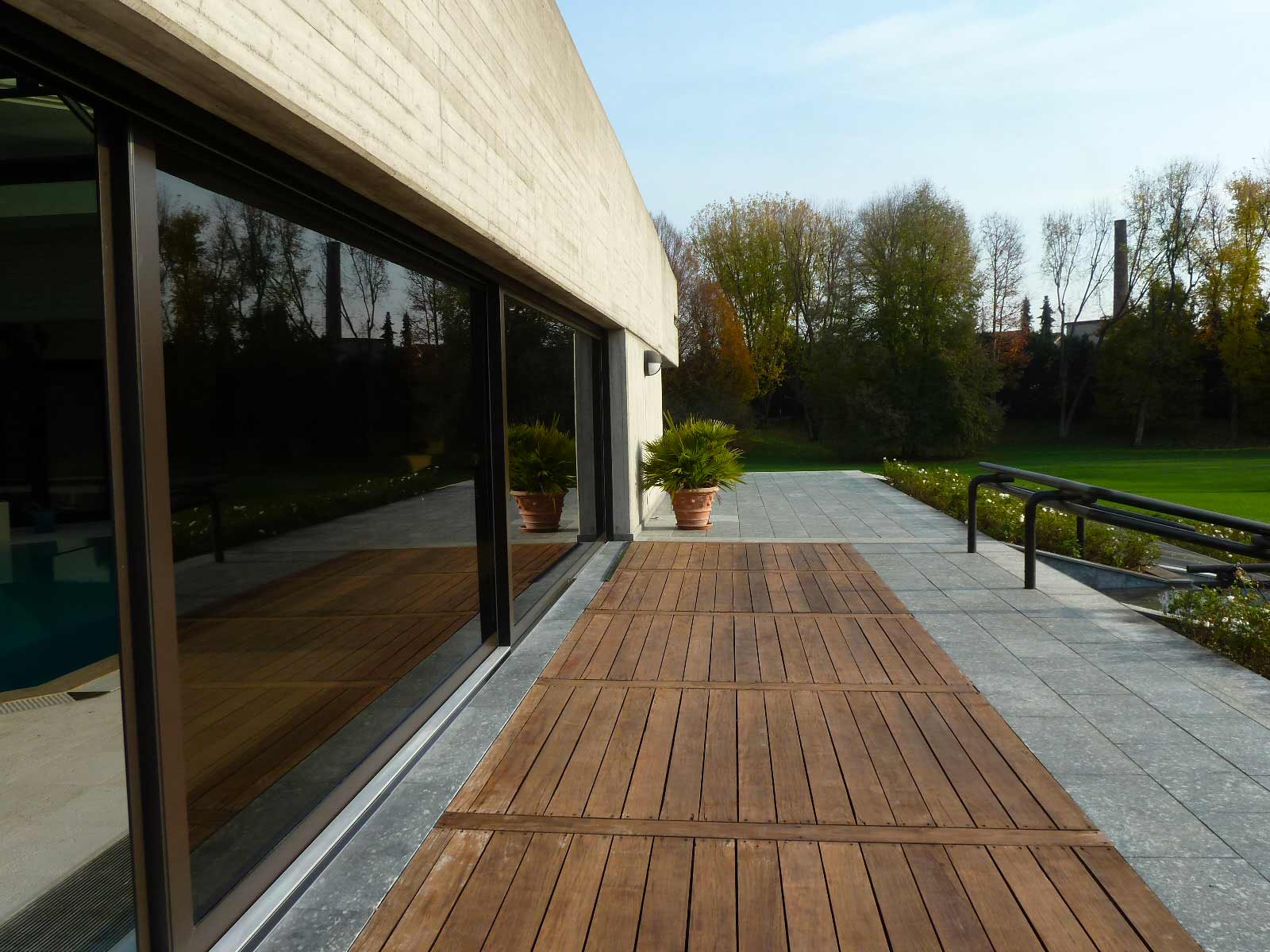 villa privata angolo alzanti scorrevoli meccatronica